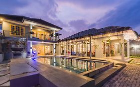 Manoko Ville Villa